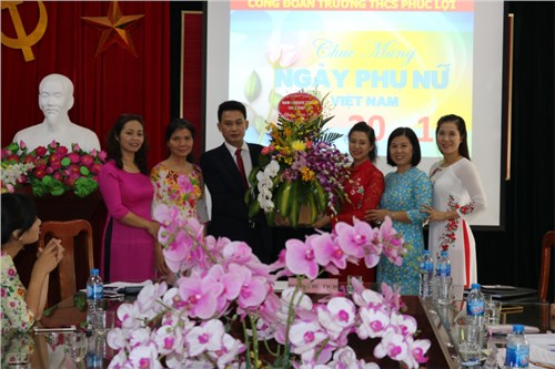 Trường THCS Phúc Lợi tổ chức kỉ niệm Ngày Phụ nữ Việt Nam 20-10
